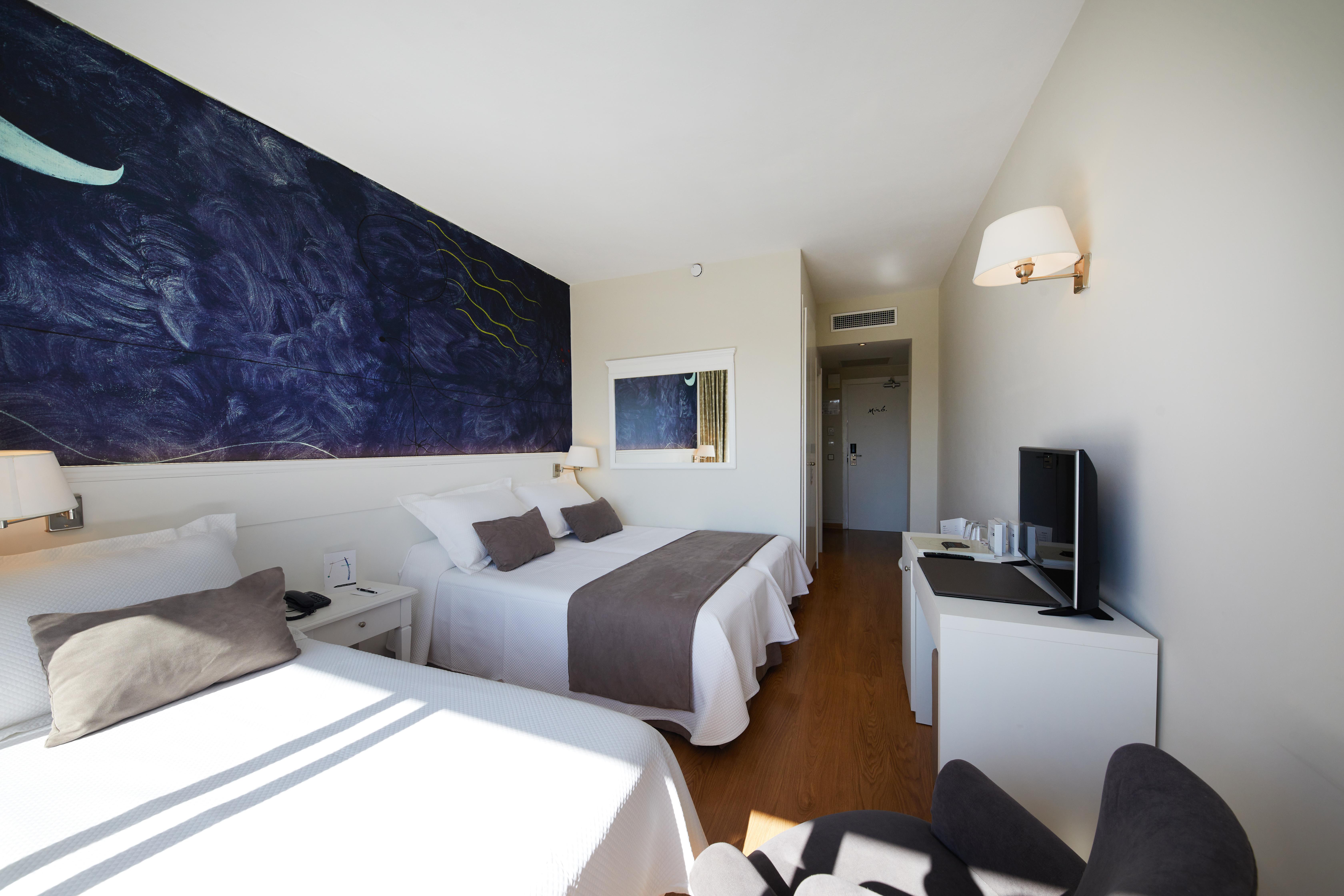 Hotel Joan Miro Museum Palma de Mallorca Exterior photo Example of a hotel room
