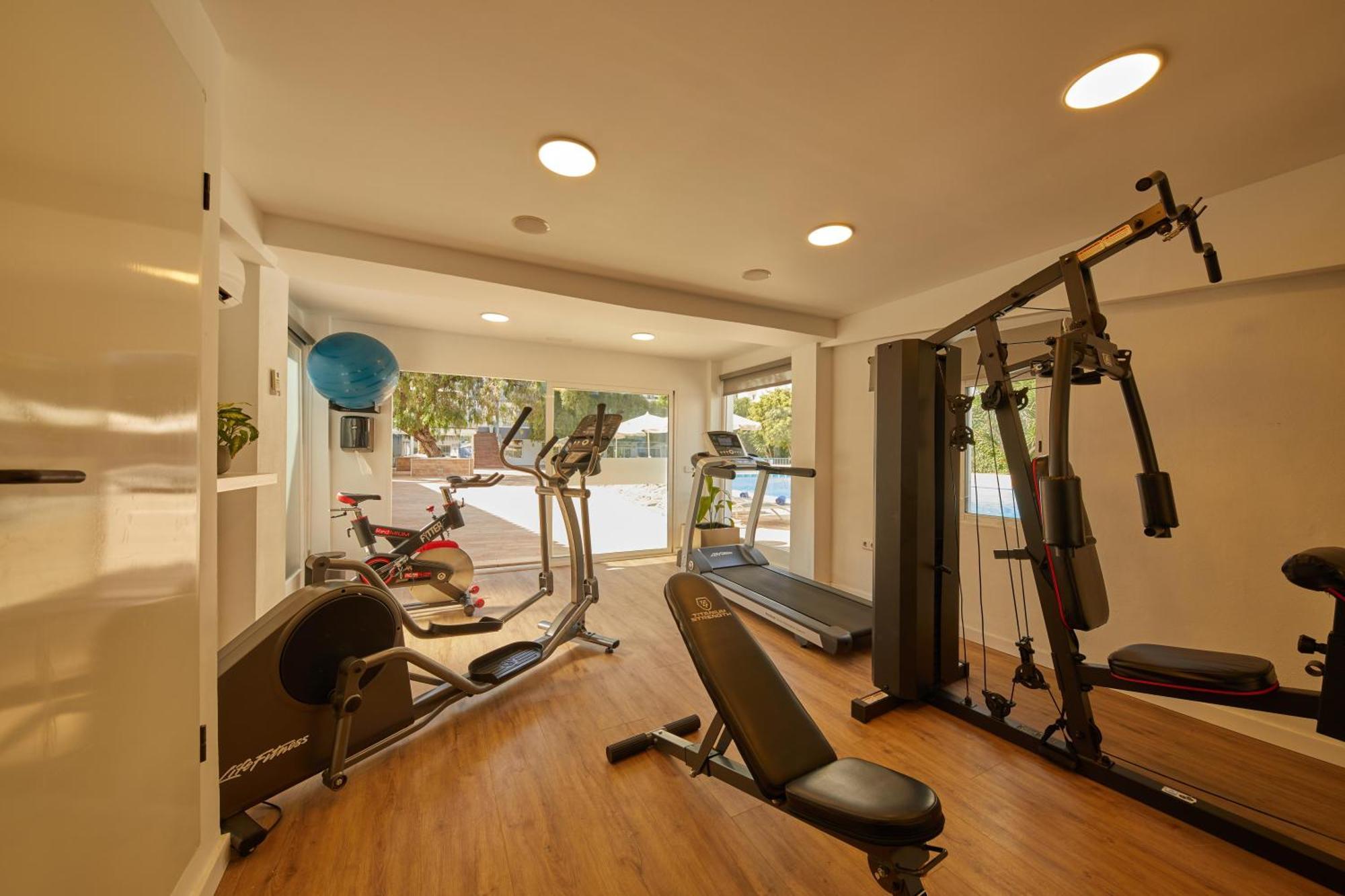 Hotel Joan Miro Museum Palma de Mallorca Exterior photo Home gym