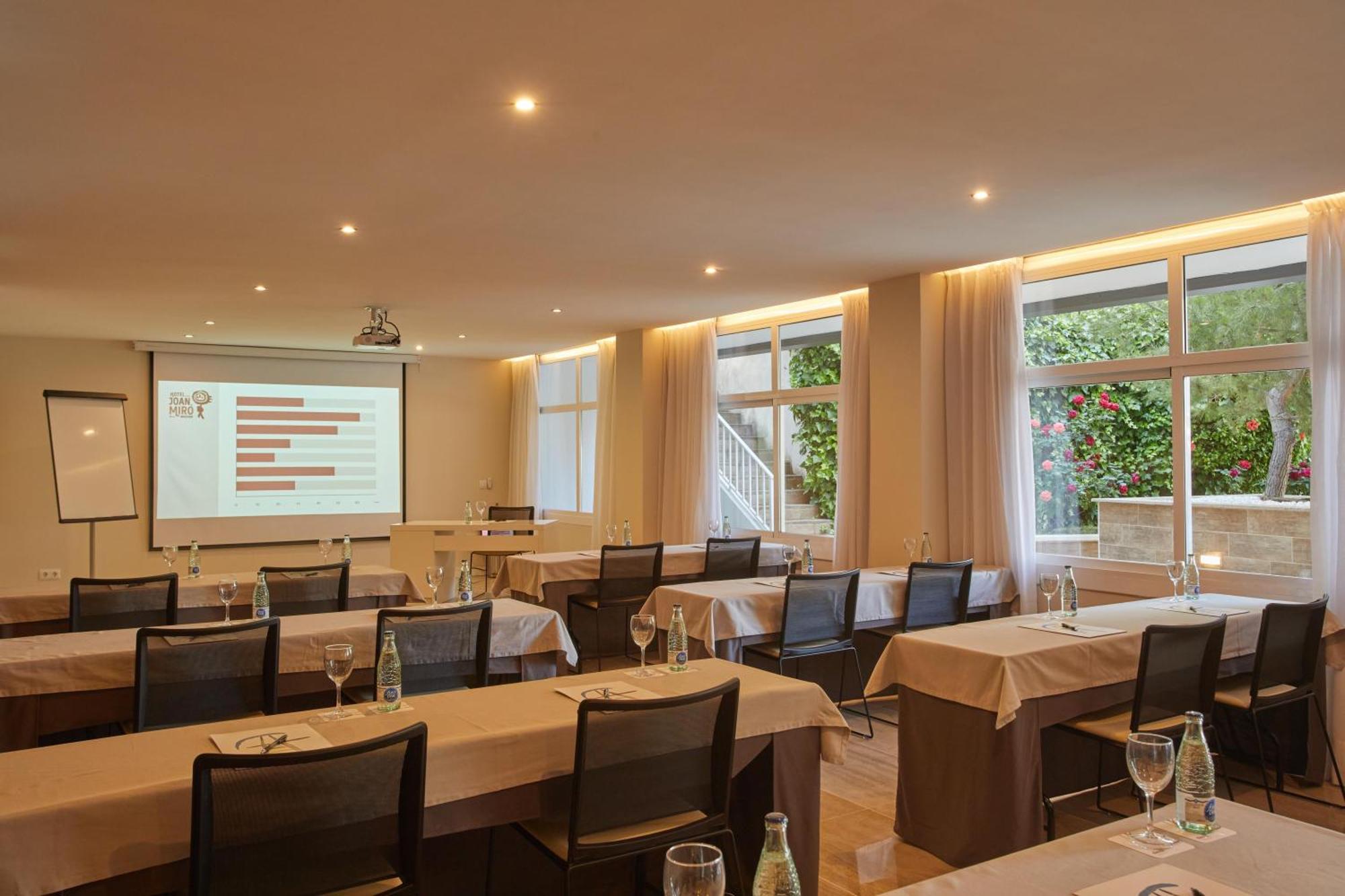 Hotel Joan Miro Museum Palma de Mallorca Exterior photo The conference room of the hotel